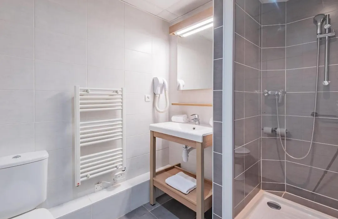 Comfort Aparthotel Cannes Mandelieu-1